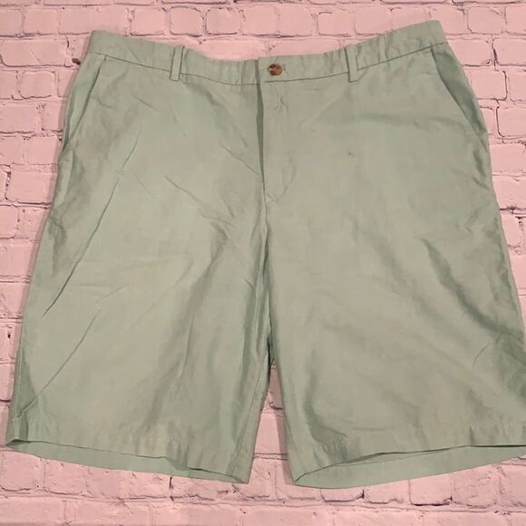 Izod Men's Blue Flat Front Shorts - Picture 1 of 5
